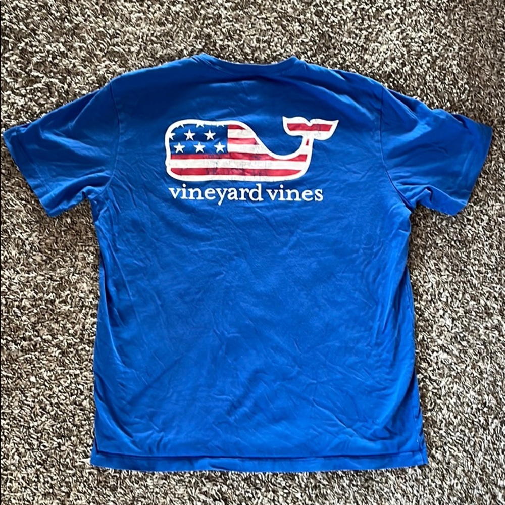 Men’s vineyard vines t shirt